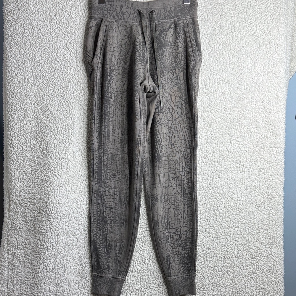 Lululemon Warm Down Jogger Thread Dye Rover Brown Black Size 4 - Picture 3 of 11